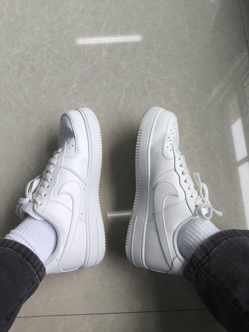 Nike Air Force 1 07 牛皮革 经典复古风格 耐磨 低帮 板鞋 男女同款 纯白
